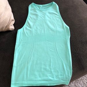 Lulu lemon active tank